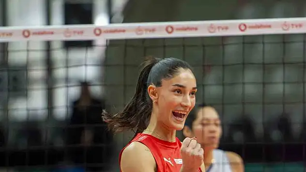 Aksoy ile sözleşme yeniledi