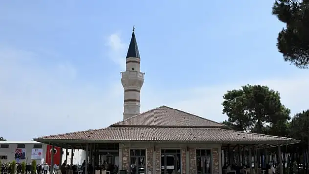 Fahrettin Ulusoy adına yaptırılan cami ibadete açıldı