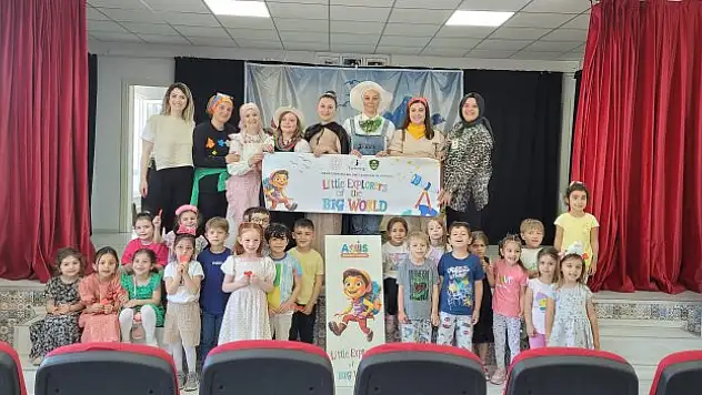 'Bir Aile Tiyatrosu' isimli oyun sergilendi