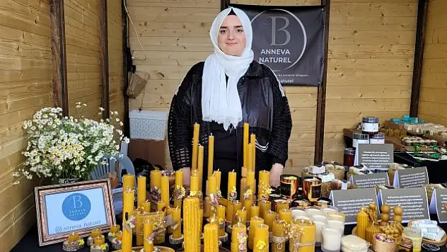 El yapımı krem ve dekoratif mumları satarak gelir elde ediyor