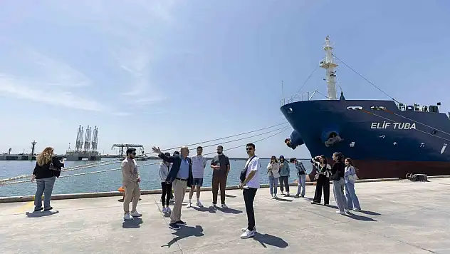 Öğrencilere ışık olmaya devam ediyor