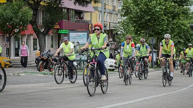 Bisikletliler, farkındalık için pedal çevirdi