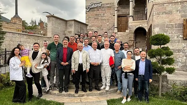 Meslektaşları ile buluştu