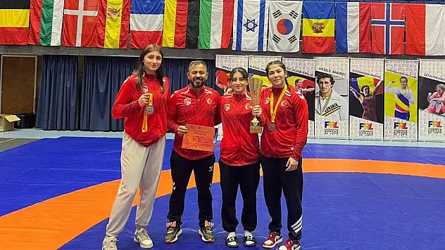 Güreşte Kadın Milli Takımı birinci oldu