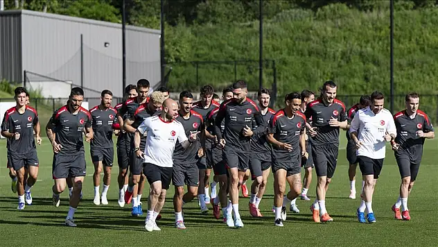 A Milli Futbol Takımı, ilk antrenmanını gerçekleştirdi
