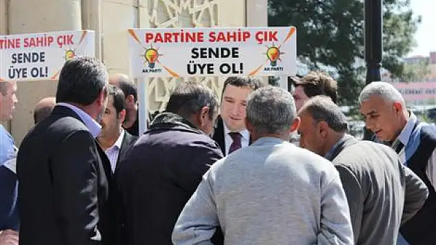 AK Parti 'Üyelik Standına yoğun ilgi'