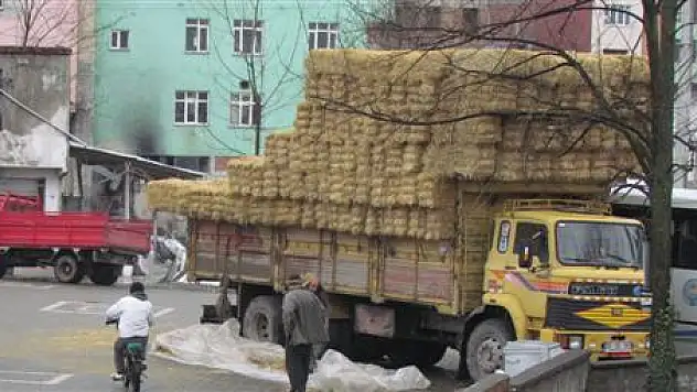 İlçe Merkezi Saman pazarı oldu