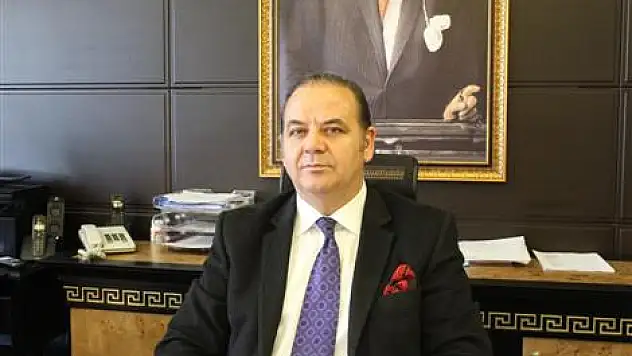 Öpülesi Eller Gülen Yüzler