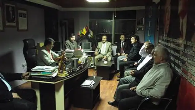 Başkan Adayı Aslan, TÜRKAV' ı ziyaret etti