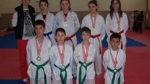 Taekwondo'da Çarşamba Başarısı