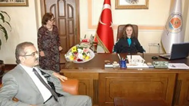 Minik Tuğba Başkanlık Koltuğunda