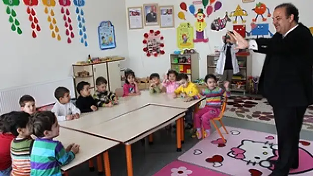 Yıldız, Nene Hatun'u Gezdi