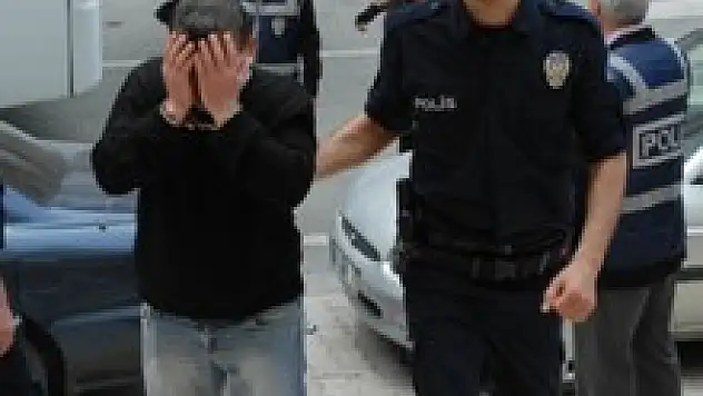 Fuhuş Operasyonu Zanlısı 17 Kişi Adliyeye Sevk Edildi
