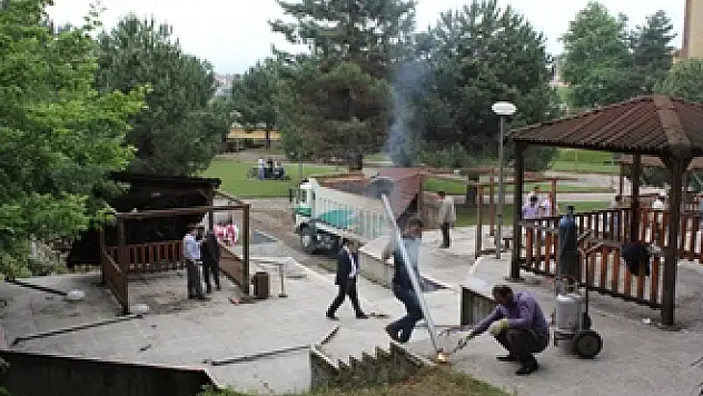 Gazi parkı ve çevre Esnafı İsyan ediyor