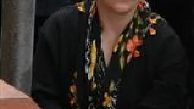 Hırsızlık zanlısı kadın tutuklandı