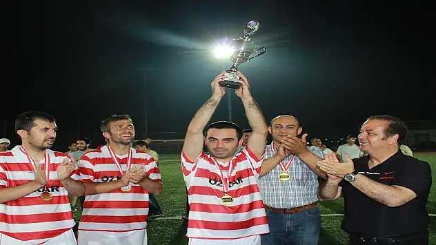 Kaymakamlık Turnuvasının şampiyonu ÖZKAR oldu