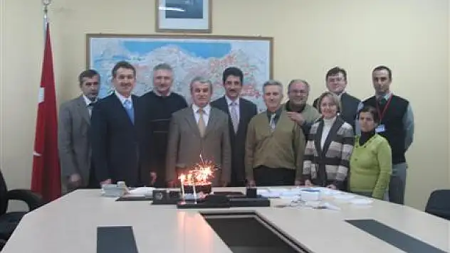 Şahin' e sürpriz doğum günü