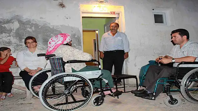 ÇABED bir engelliyi daha hayata bağladı