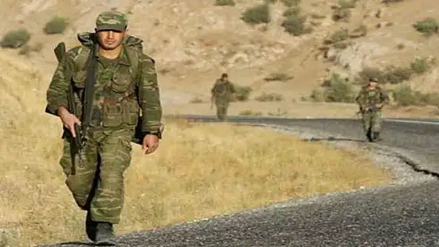 Türk askeri 1 yıl daha Lübnan'da