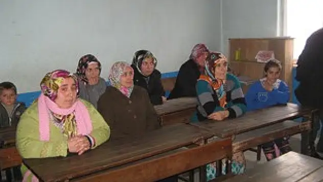 Kadın Çiftçiler eğitiliyor