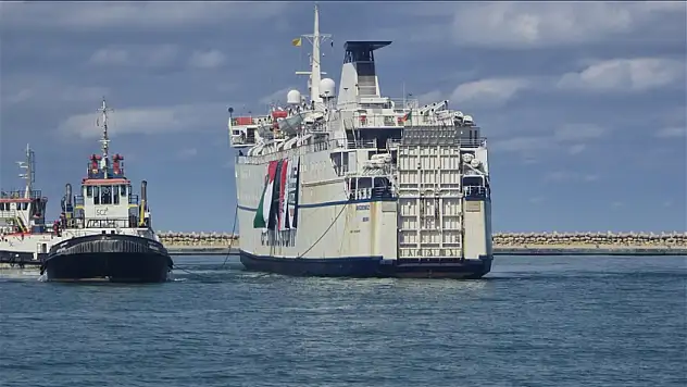 17. 'İyilik Gemisi' El-Ariş Limanı'na ulaştı