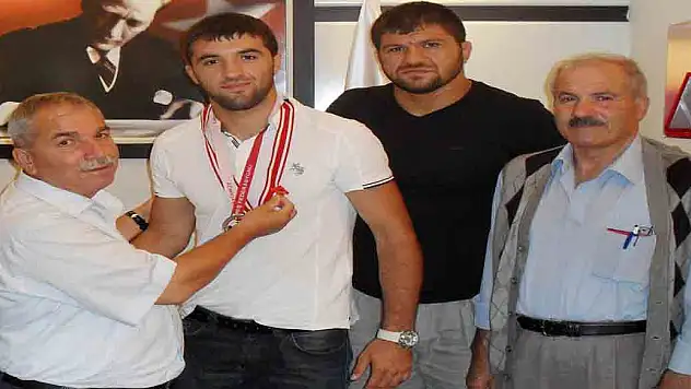  'Eğitime desteğimiz sürecek' 