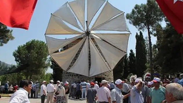Karadeniz'in Tek Yel Değirmeni Turizme kazandırıldı