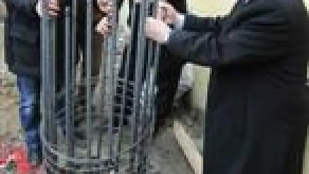 1000 araçlık 11 katlı otoparkın temelleri atıldı