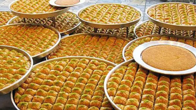 Tatlıya milyarlar harcıyoruz