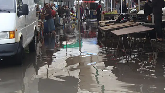 Her yağmur sonrası Çarşamba'nın değişmeyen manzarası