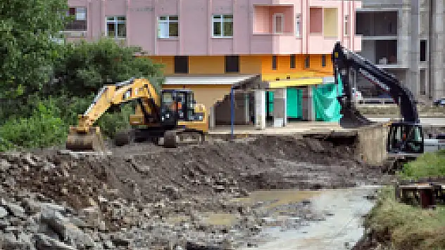 Atakum'da selin yaraları sarılıyor