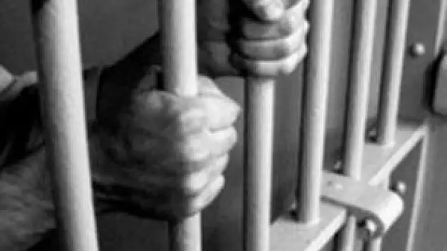 Mahkûmlara oy kullanma yolu