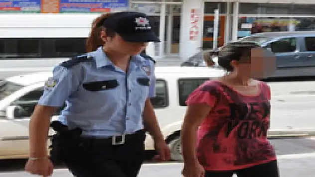 Polise hakarete gözaltı