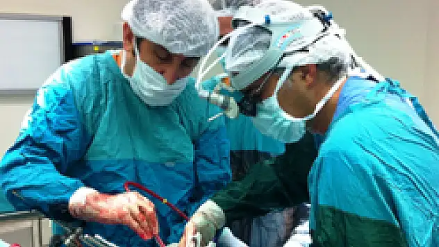 Tümör Karaciğerden Tek Seansta Çıkarıldı 