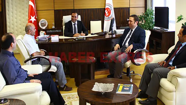  Ak Partiden Adliyeye ziyaret