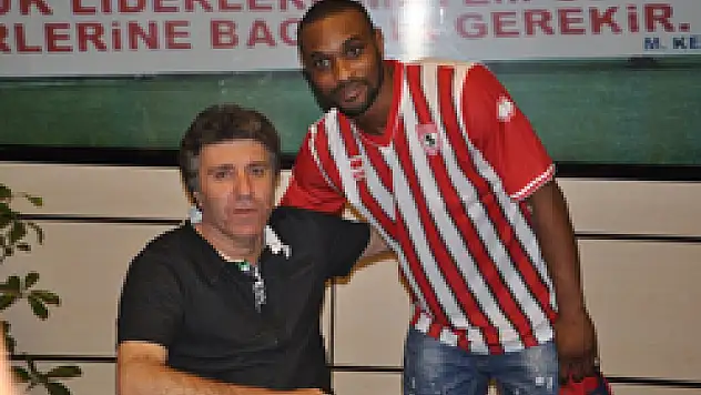 Samsunspor, Emmanuel Nsumbu'yu Renklerine Bağladı 