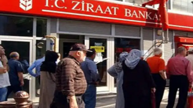 Emeklilere hem eksik hem fazla maaş sürprizi