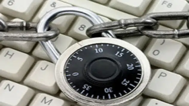 İnternet yasakla terbiye edilmez!