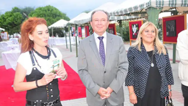 12 Eylül'ü Resmetti