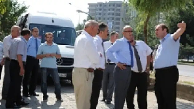 Başkan Yılmaz Mahalleleri Muhtarlarıyla Gezdi