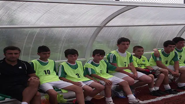 U 15 Çarşambaspor U15 Tekkeköy Belediyesporla karşılaşıyor