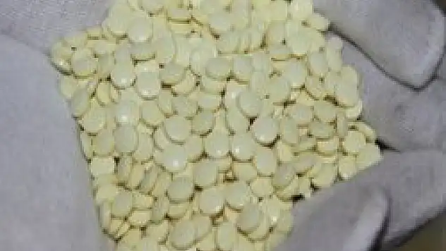 Çantalardan esrar çıktı