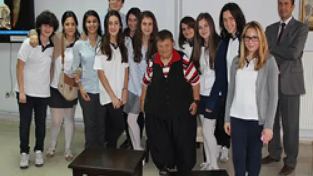 Öğrencilerden Huzurevine anlamlı ziyaret