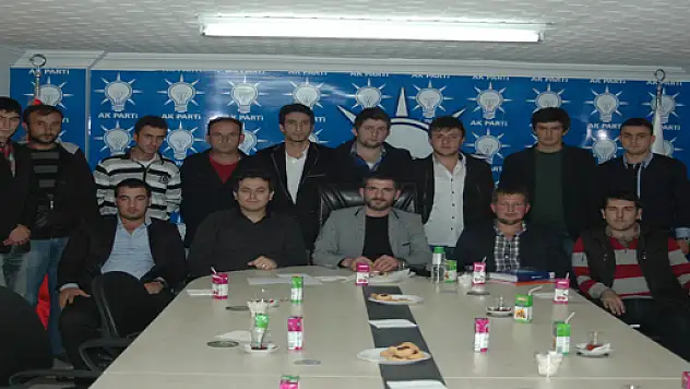 Siyaset laf ile değil icraat ile yapılır!