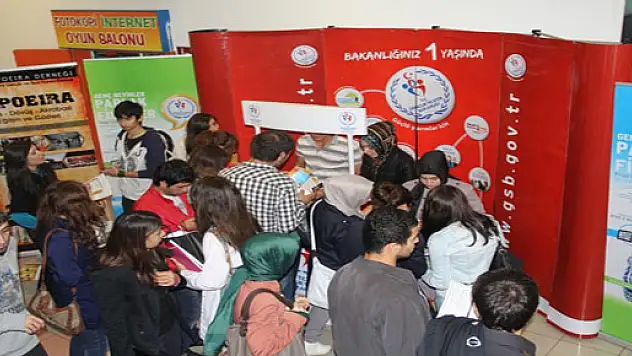 Gençlik Merkezi'nden OMÜ'de stand