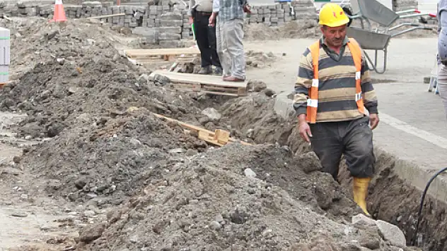 ÇALIK YEDAŞ çalışmalarına Batı Yakada devam ediyor