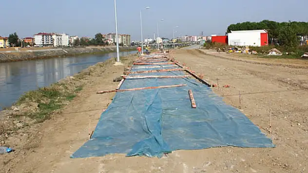 Adapark'ın kaldırımları uzuyor