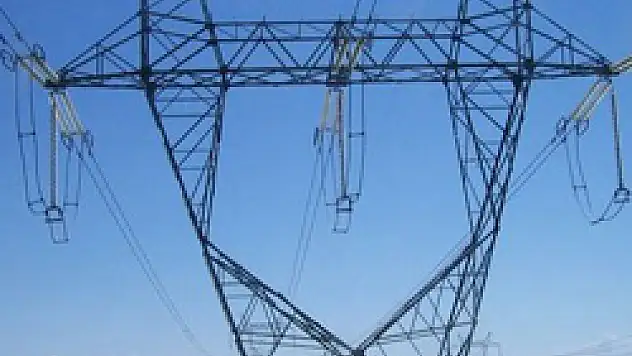 Elektrik üretimi de tüketimi de azaldı