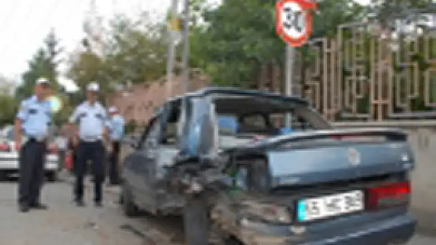 Otomobil 5 araca çarptı: 2 Yaralı