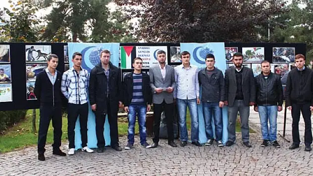 AGD Filistin sergisi açtı